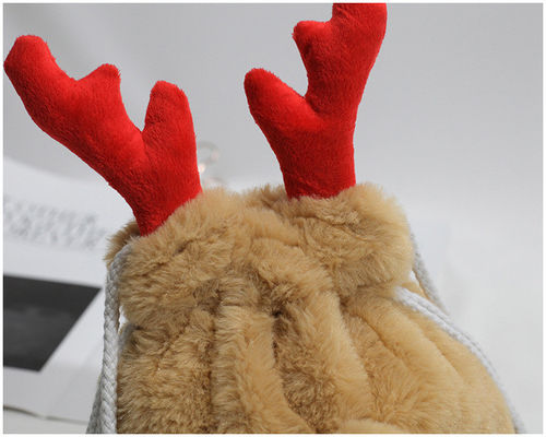 Τσάντα ελαφόκερων χειμερινών χνουδωτή ταράνδων τσαντών Drawstring Χριστουγέννων πολυτέλειας