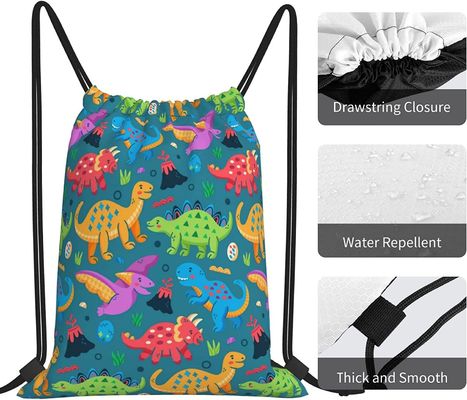 Οι τσάντες Drawstring σακιδίων πλάτης Drawstring για τις τσάντες σειράς χορού γυμναστικής Teens αγοριών κοριτσιών παιδιών συσσωρεύουν τον αδιάβροχο δεινόσαυρο