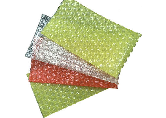 Μικρή συσκευάζοντας τσάντα περικαλυμμάτων φυσαλίδων, χρώμα συνήθειας ή ρόδινα μεγέθη περικαλυμμάτων φυσαλίδων πολλαπλάσια